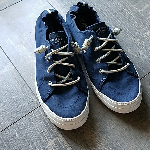 women's navy sneakers
